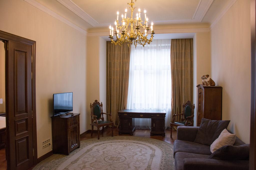 Hotel British Club Lviv Extérieur photo