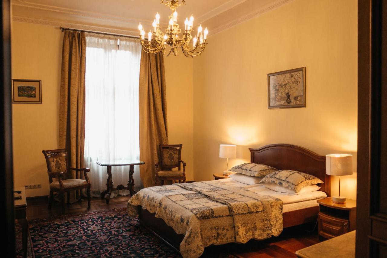 Hotel British Club Lviv Extérieur photo