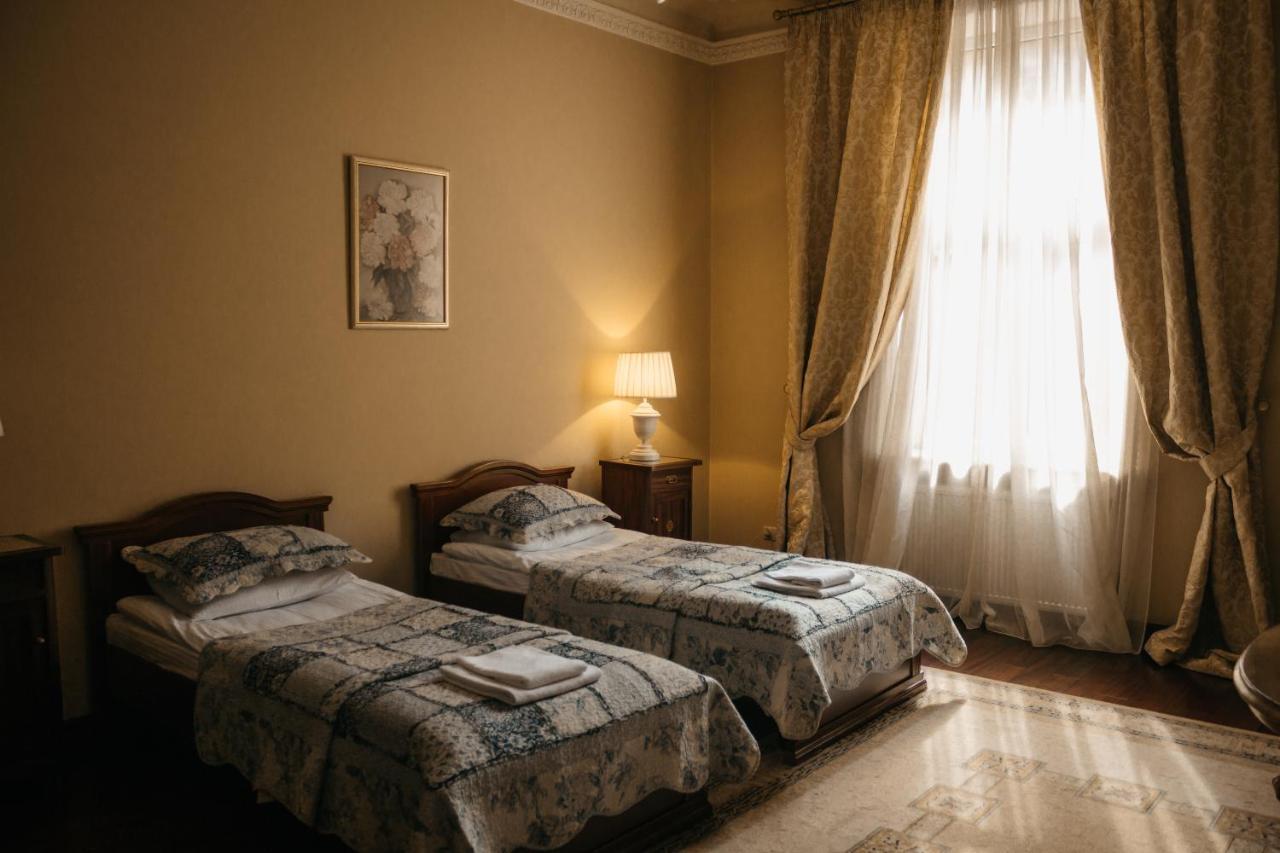 Hotel British Club Lviv Extérieur photo