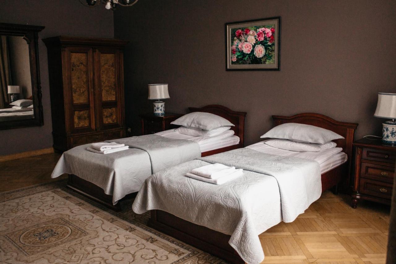Hotel British Club Lviv Extérieur photo