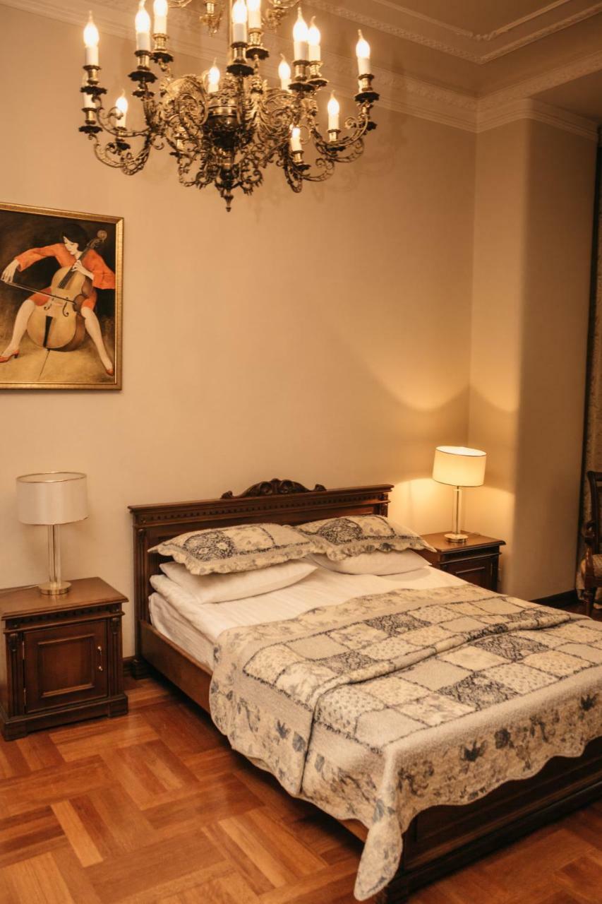 Hotel British Club Lviv Extérieur photo